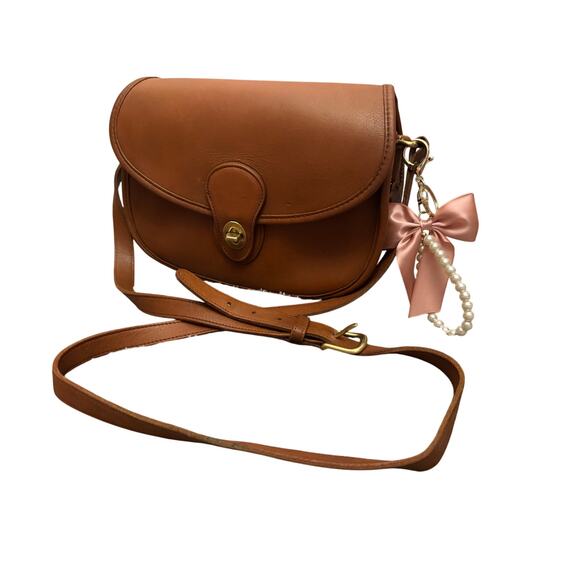 Vintage Coach Regina Saddle Bag 9927 in British Tan Leather - Picture 1 of 12